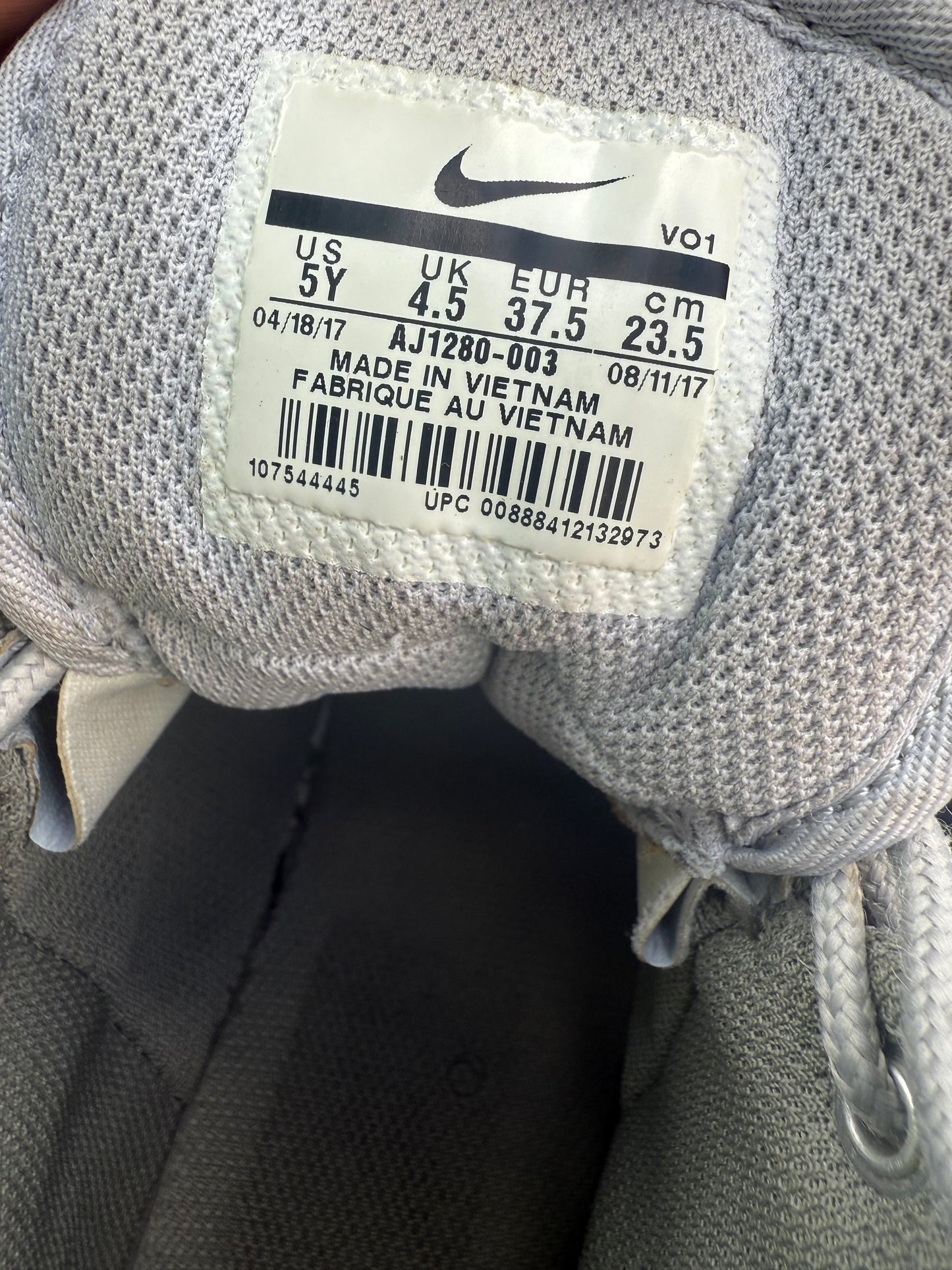 Nike Manoa gs dark stucco color way size 5 youth
