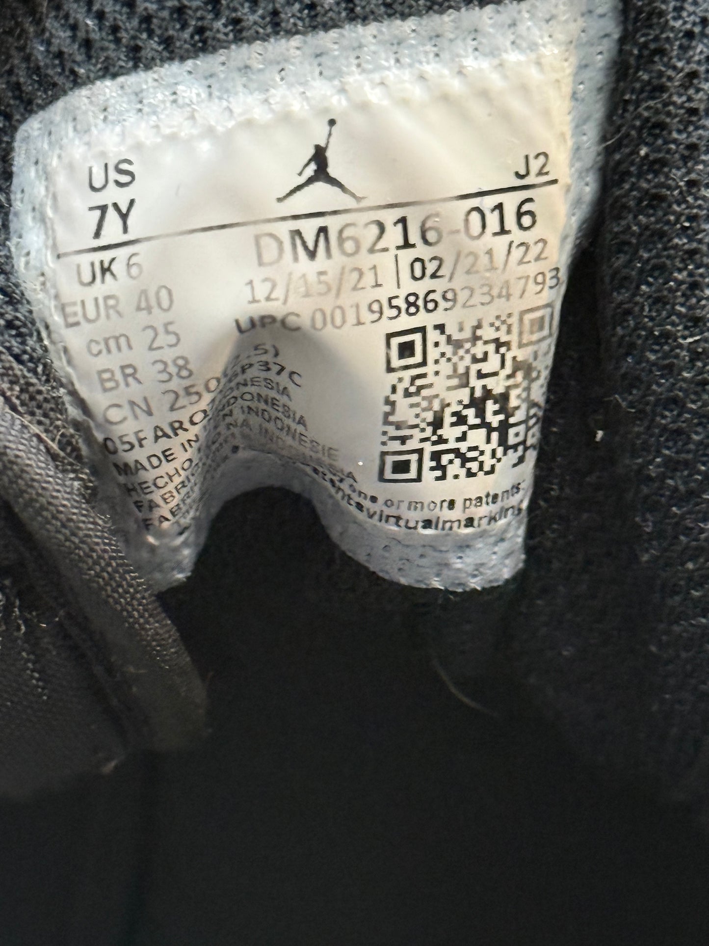 Nike Air Jordan 1 Mid SE "Elephant Toe" size youth 7