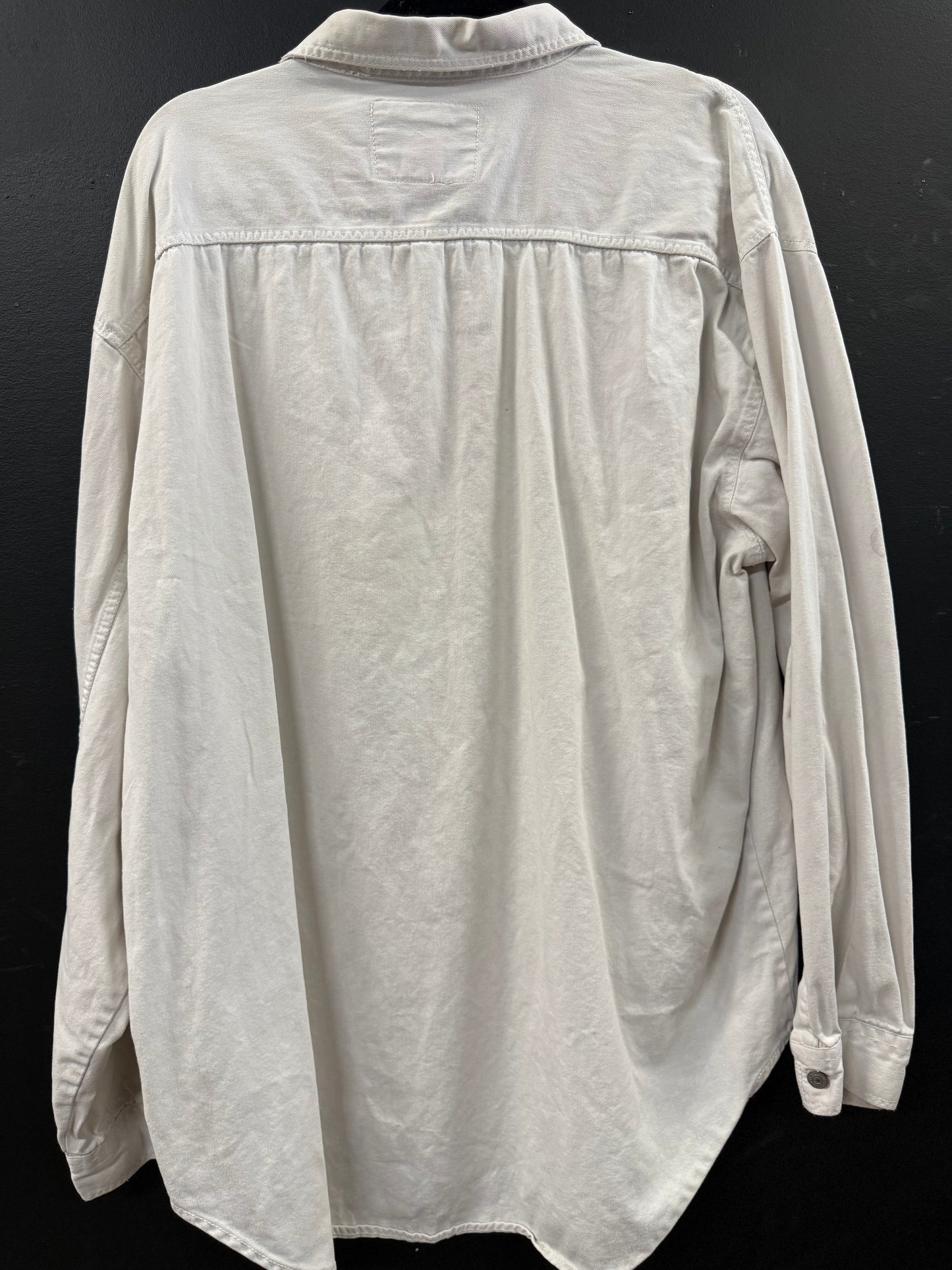 Vintage Levi's off-white cream long-sleeve denim button-up shirt size xl
