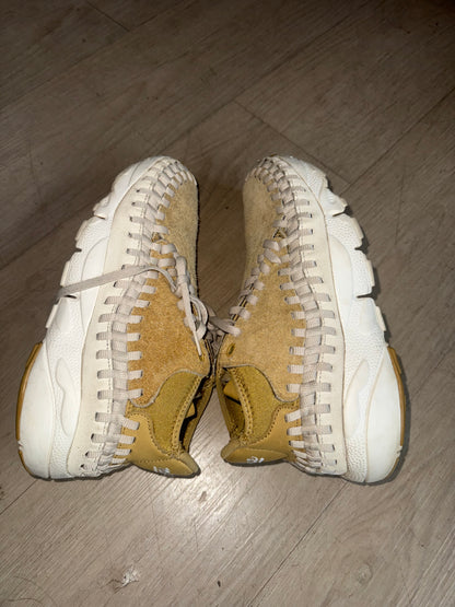 Nike Air Footscape Woven Chukka QS "Hairy Suede" sneakers in the "Flat Gold" colorway size 8
