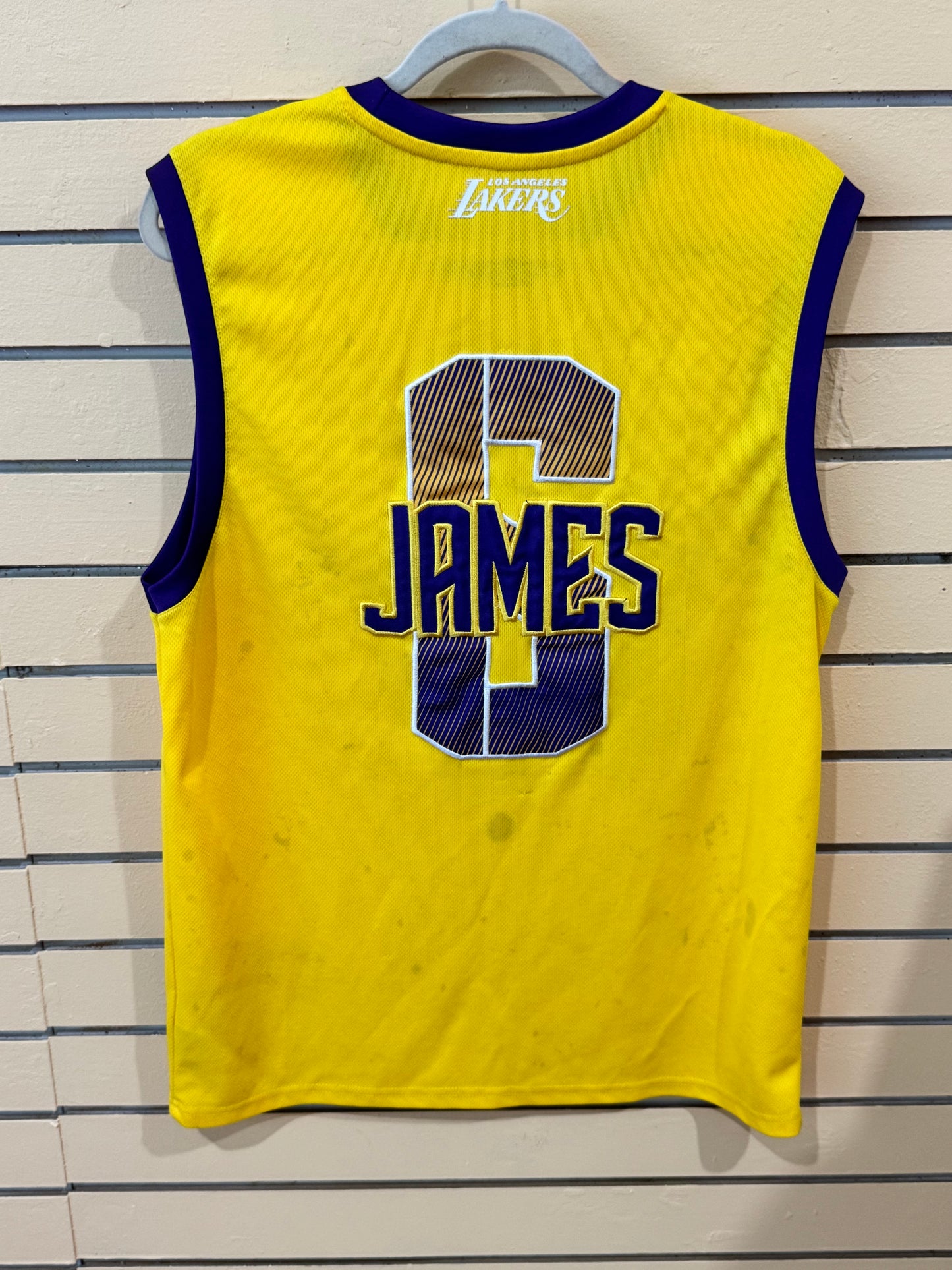 Los Angeles Lakers sleeveless basketball jersey size large