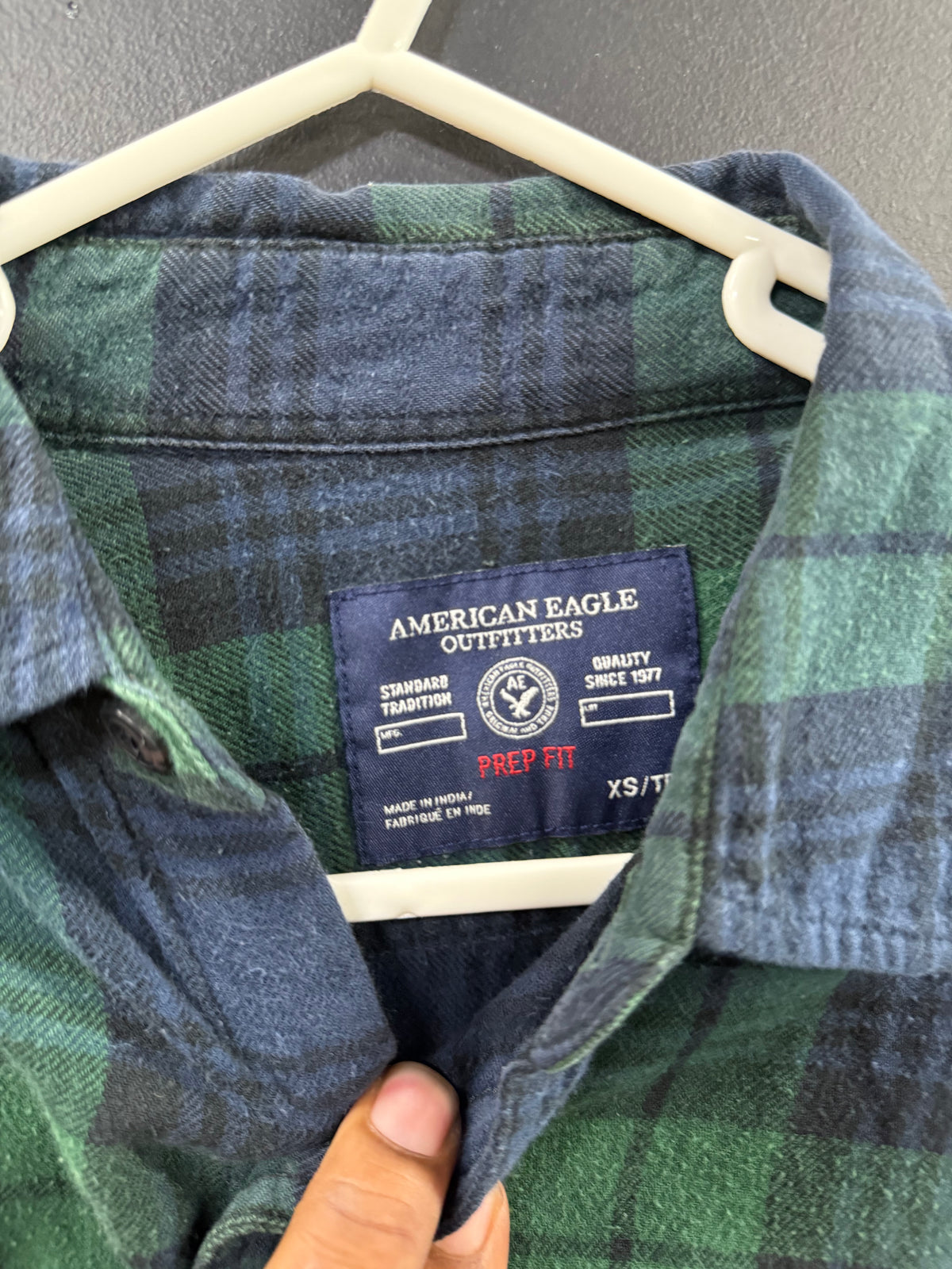 Classic American Eagle Outfitters long-sleeve flannel button-down shirt size xs