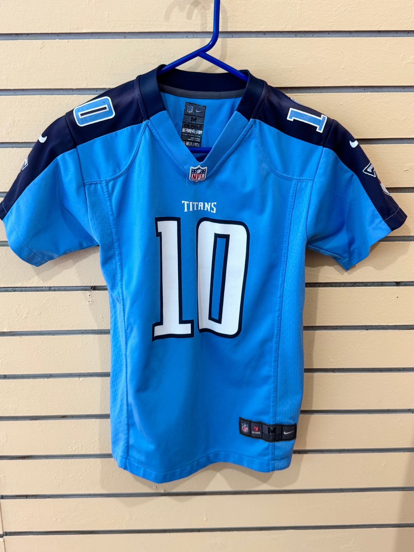 Nike Tennessee Titans Jake Locker #10 player football jersey size youth medium light blue