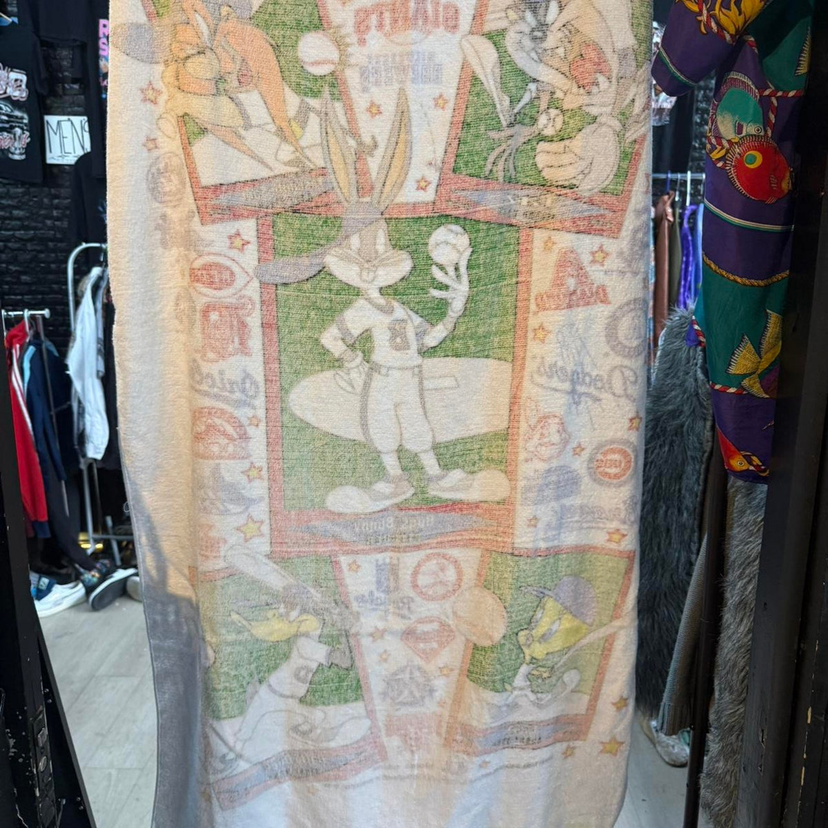 Vintage 1990 looney tunes major beach towel