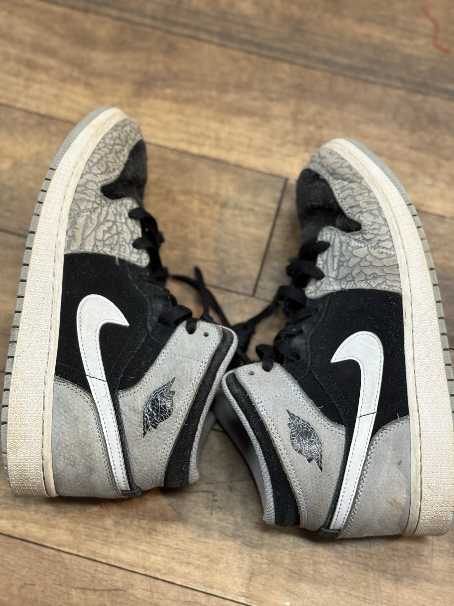Nike Air Jordan 1 Mid SE "Elephant Toe" size youth 7