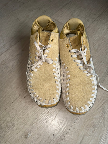 Nike Air Footscape Woven Chukka QS "Hairy Suede" sneakers in the "Flat Gold" colorway size 8