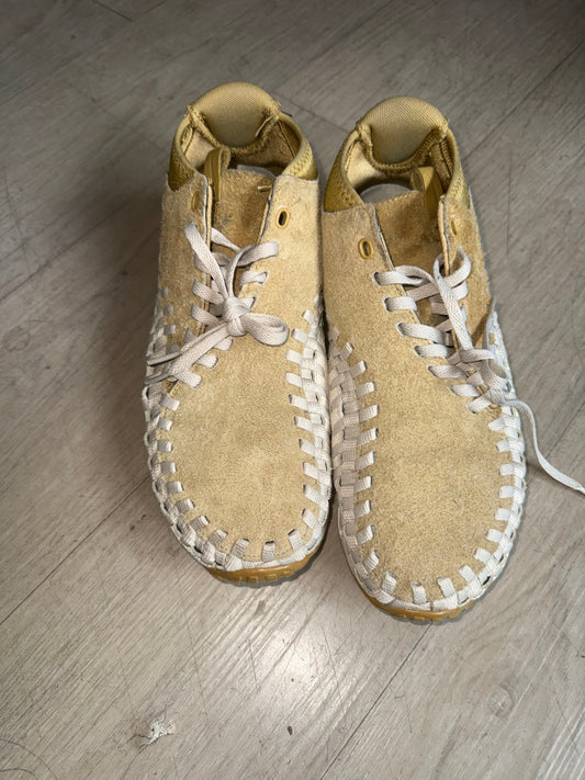 Nike Air Footscape Woven Chukka QS "Hairy Suede" sneakers in the "Flat Gold" colorway size 8