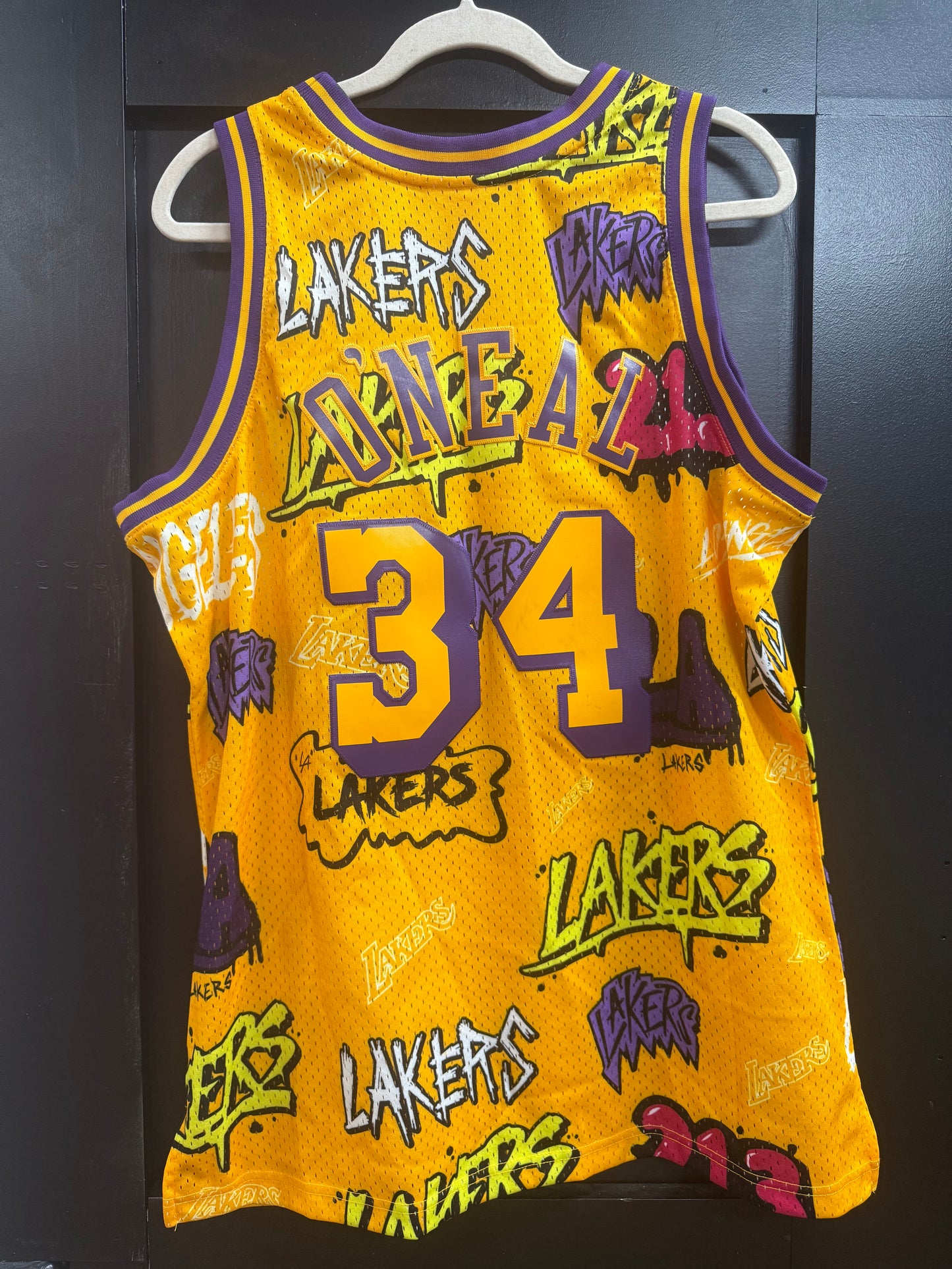 Mitchell & Ness NBA "Slap Sticker" Swingman jersey for Shaquille O'Neal and the Los Angeles Lakers. Size Large