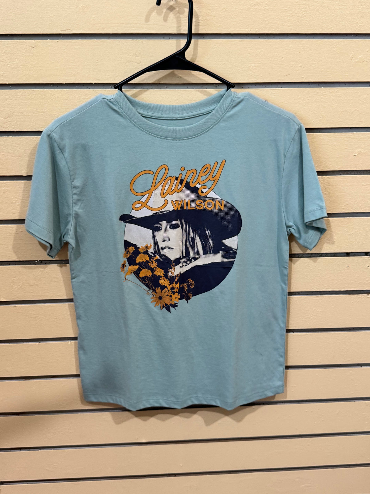 Light blue crewneck tee of country artist Lainey Wilson size medium