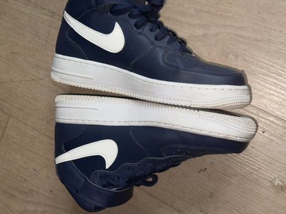 Nike Air Force 1 '07 Mid sneakers feature a midnight navy leather upper size 8