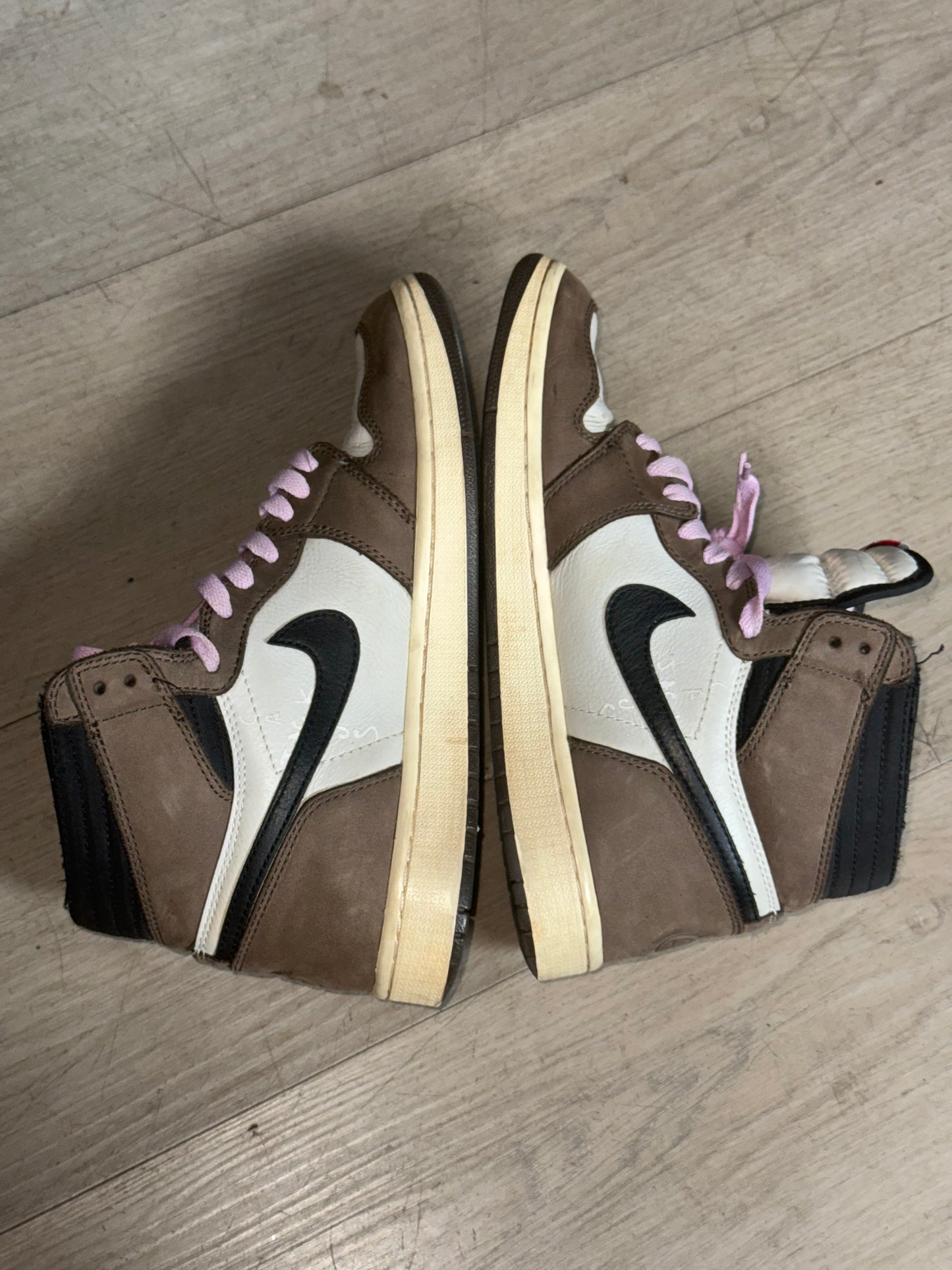 Nike Air Jordan 1 Retro High OG SP Travis Scott "Mocha" sneakers size 8
