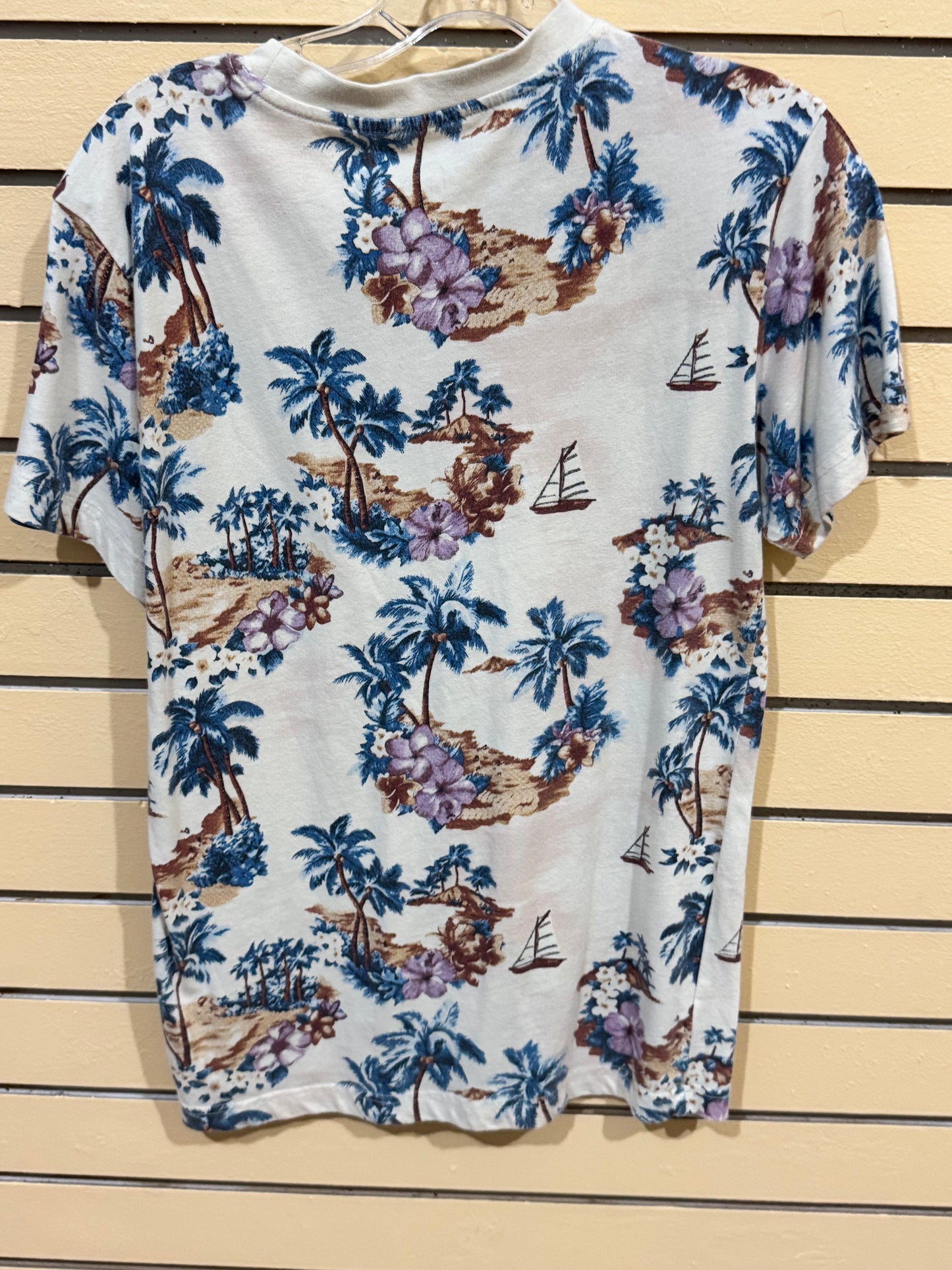 Original Use Beachcomber Men's Short Sleeve Hawaiian Floral T-Shirt size xs