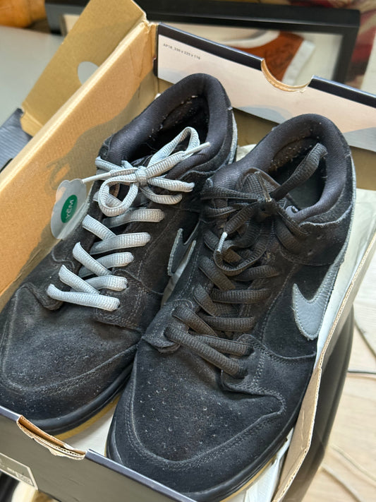 Nike SB Dunk Low Pro "Fog" shoes Size 11.5 black suede grey Swoosh