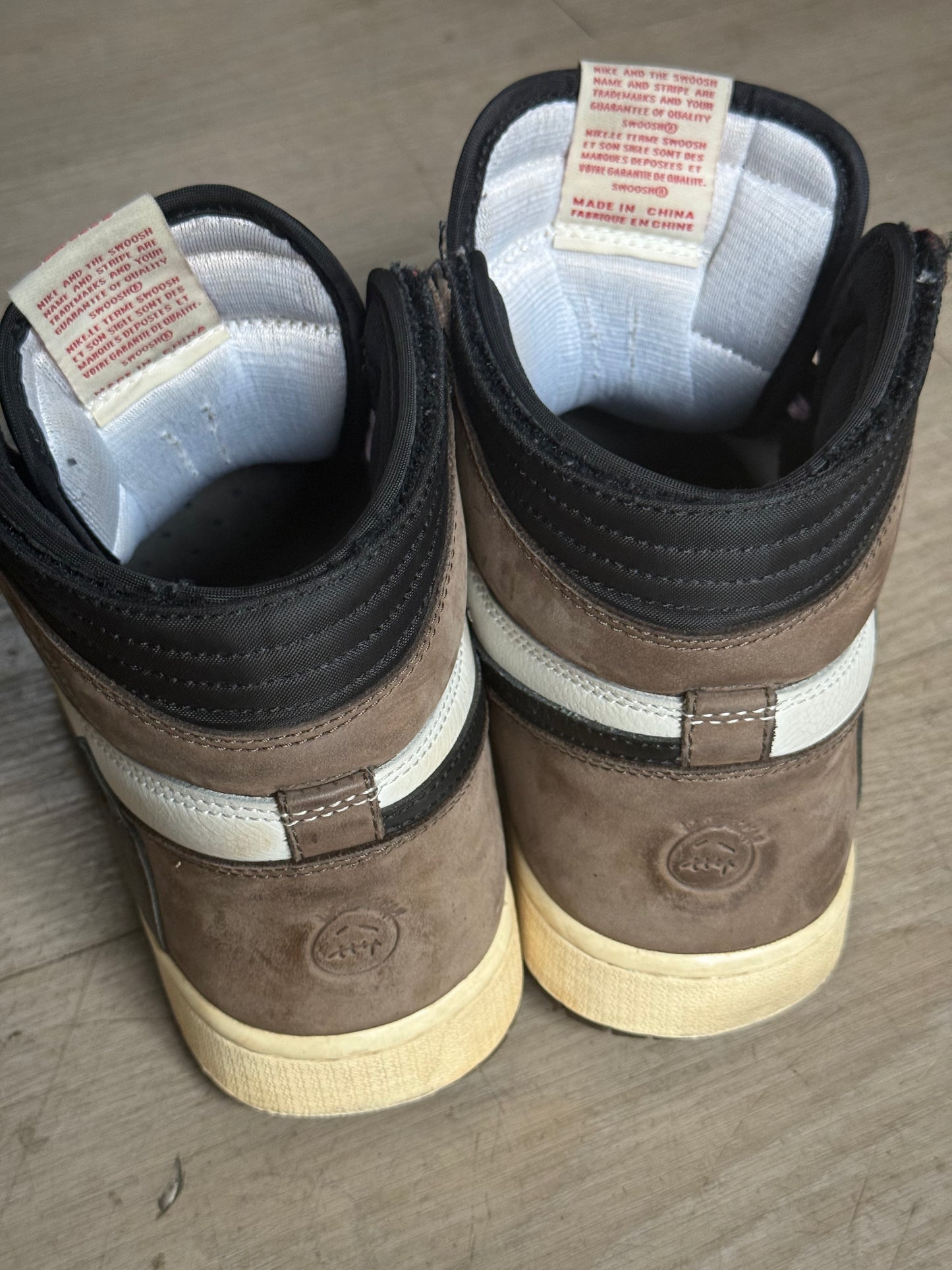 Nike Air Jordan 1 Retro High OG SP Travis Scott "Mocha" sneakers size 8