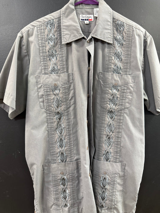 Vintage Chic Elegant gray short-sleeve guayabera shirt size medium