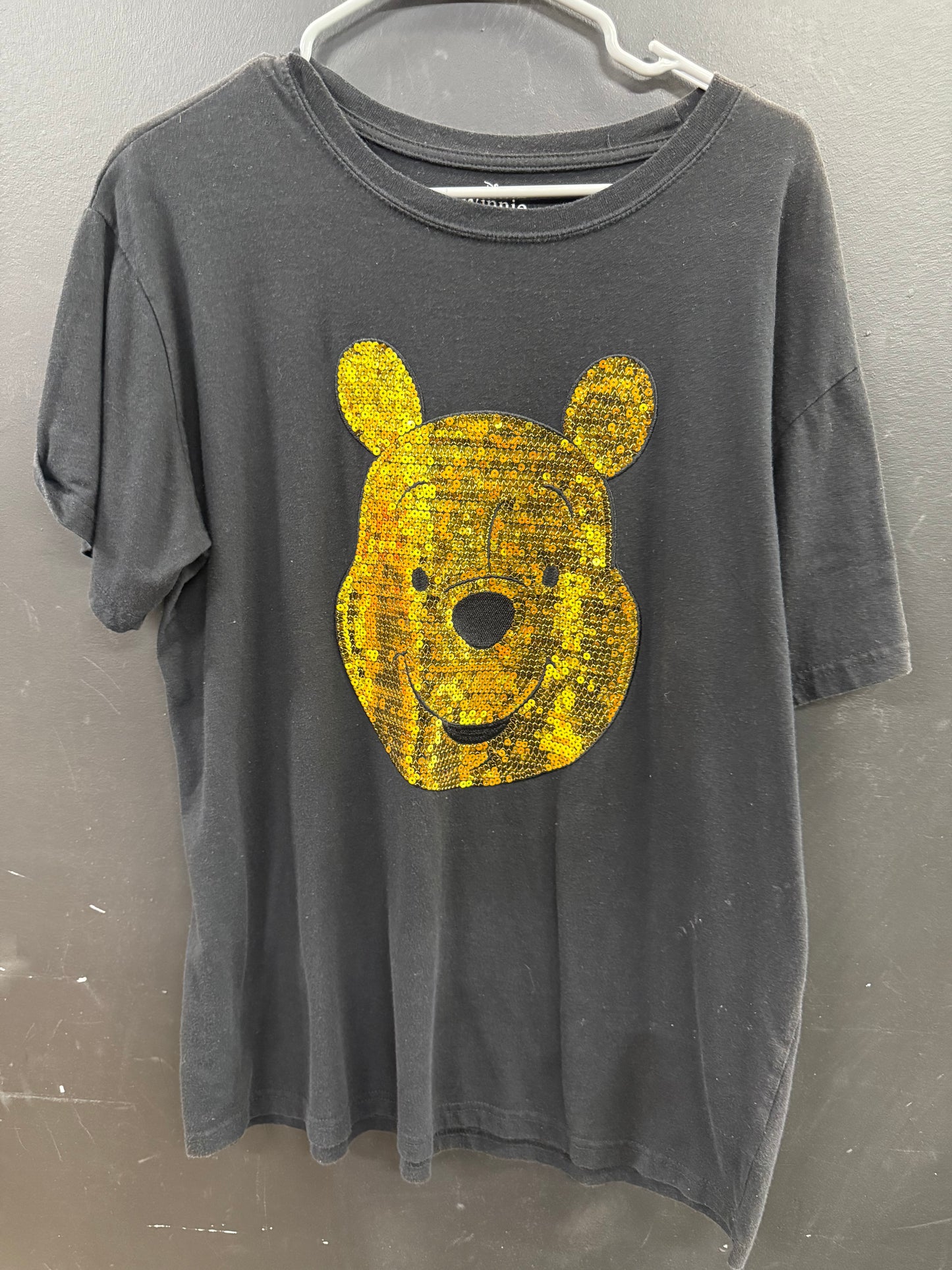 Black Disney Winnie the Pooh crewneck t-shirt size xl