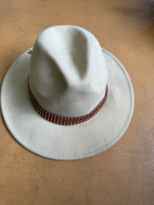 Cream-colored Time and Tru rancher hat one size
