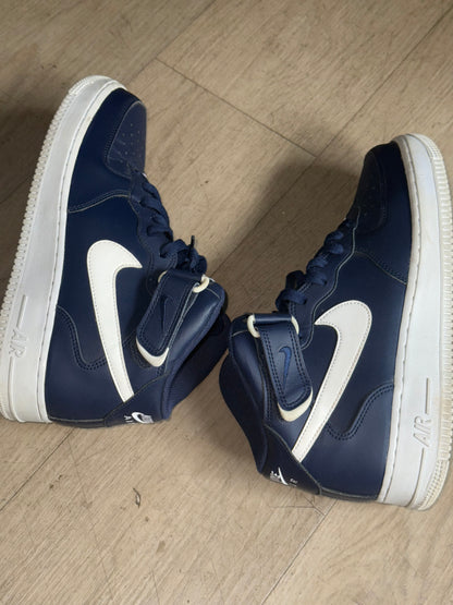 Nike Air Force 1 '07 Mid sneakers feature a midnight navy leather upper size 8