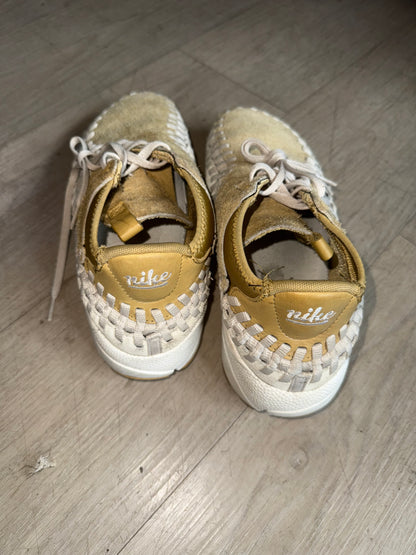 Nike Air Footscape Woven Chukka QS "Hairy Suede" sneakers in the "Flat Gold" colorway size 8