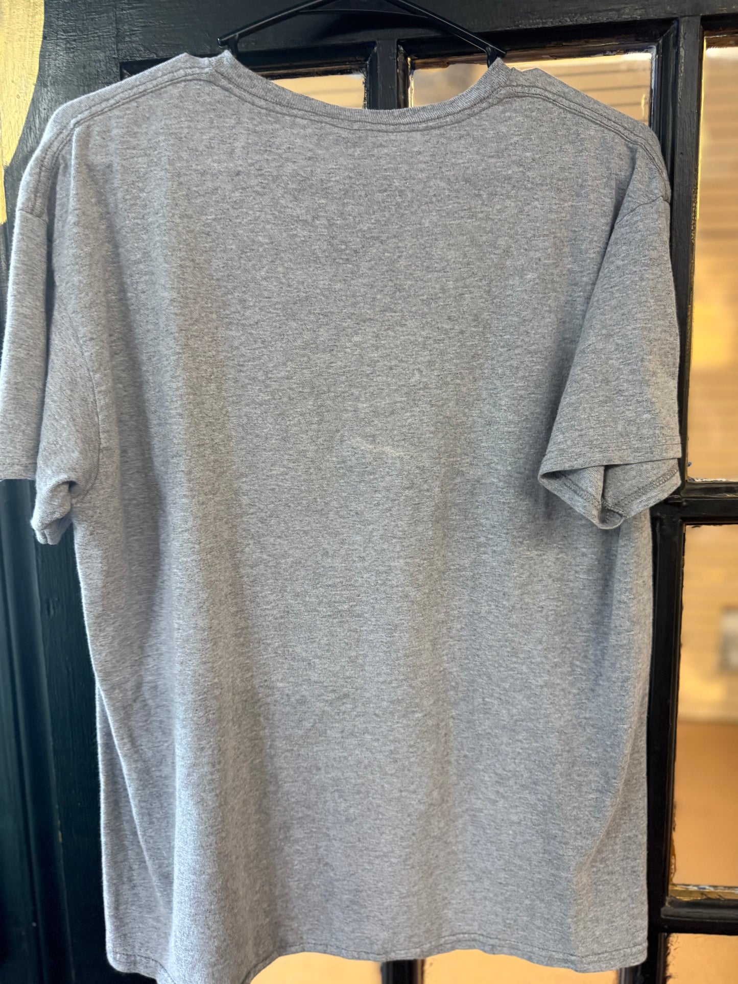 Looney Tunes Gray T-shirt size large