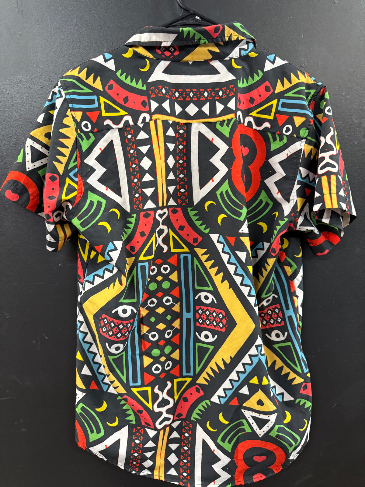 Reason men's short-sleeve button-up shirt size medium
