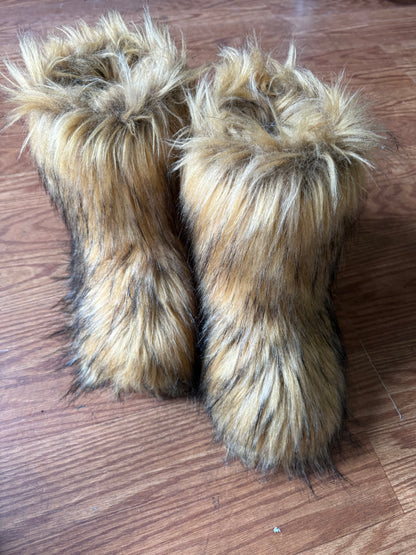 Brown faux fur boots mid-calf length shaggy design size 39