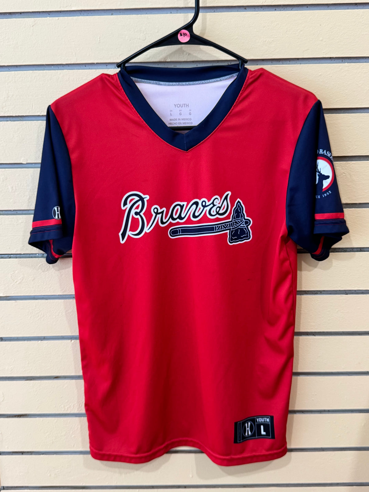 Atlanta Braves red and navy V-neck jersey size youth large briscione number 11