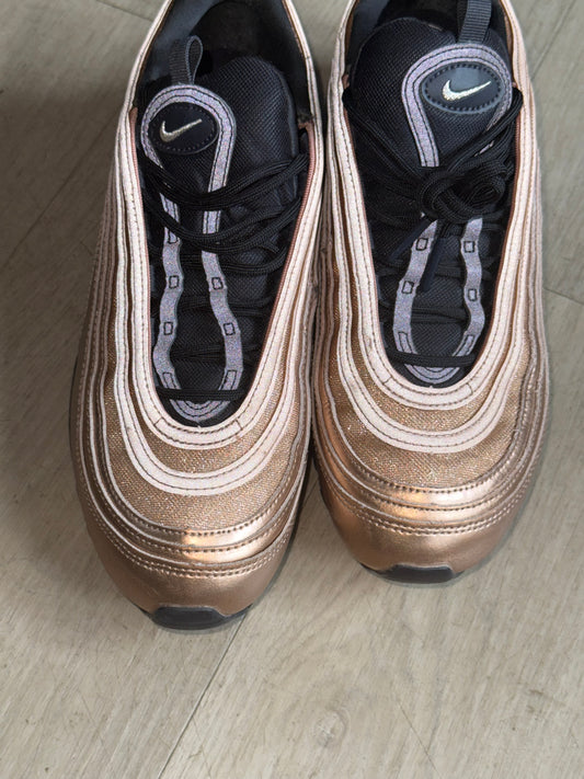 Nike Air Max 97 in "Copper" or "Metallic Red Bronze" features a distinctive metallic finish size 10