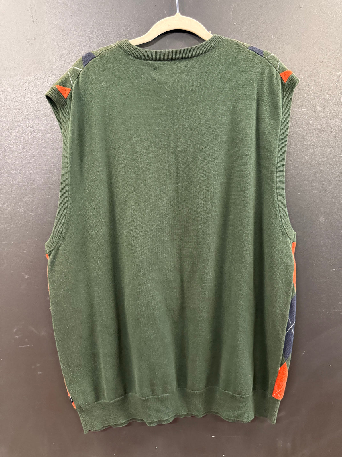 Chaps V-neck sweater vest size xxl green, orange, and navy blue argyle diamond pattern.
