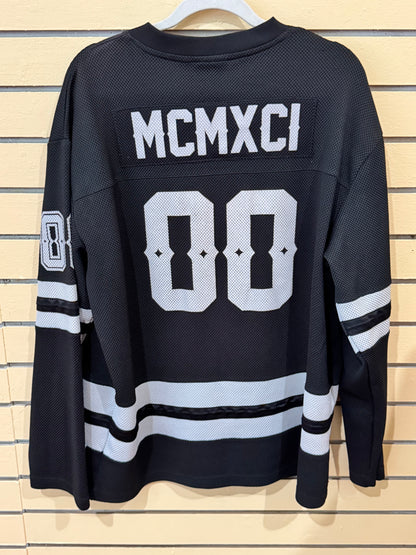 Black Stadium MCMXCI hockey jersey sir xl "Overstanding Everlasting" on the front.