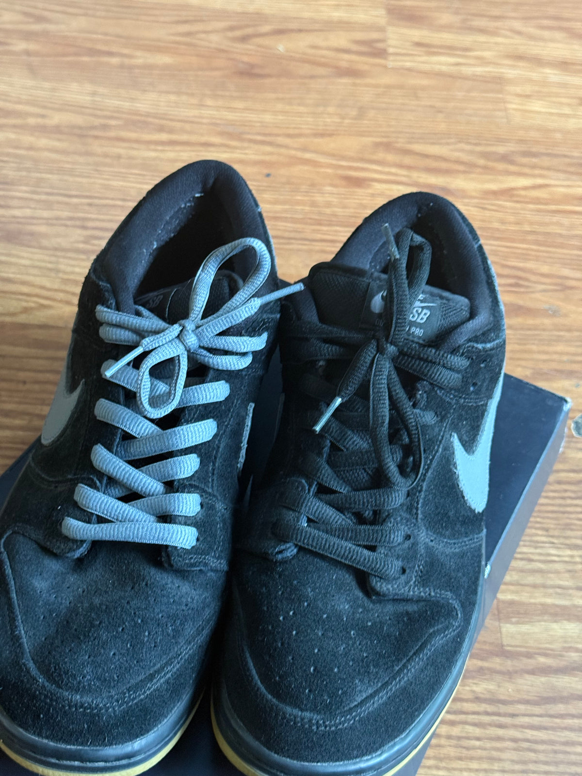 Nike SB Dunk Low Pro "Fog" shoes Size 11.5 black suede grey Swoosh