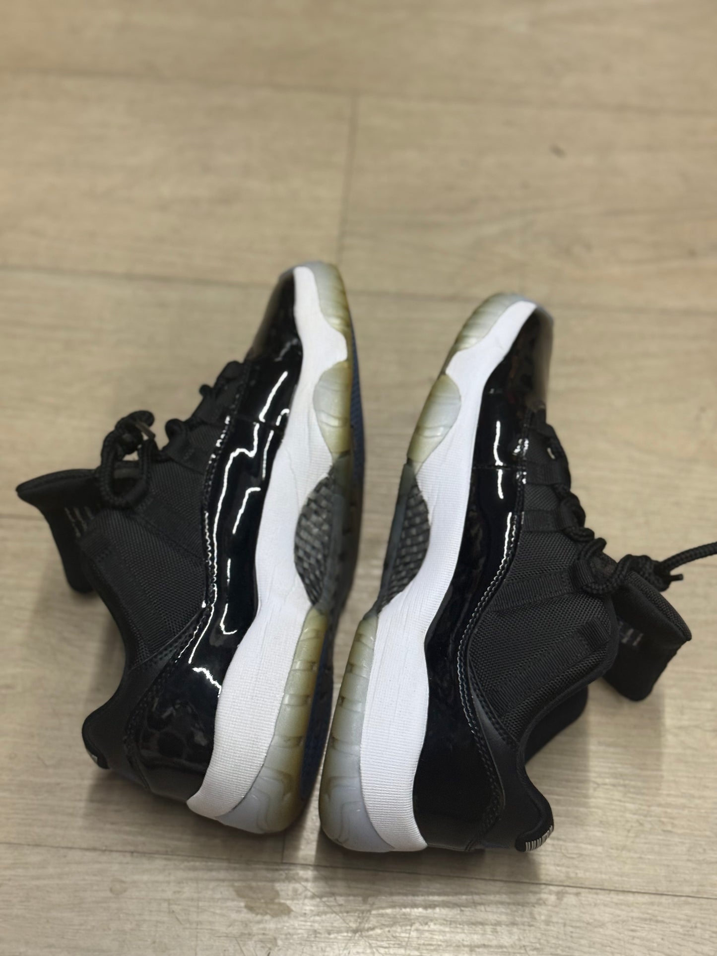 Nike Air Jordan 11 Retro Low "Space Jam" size 9.5 black