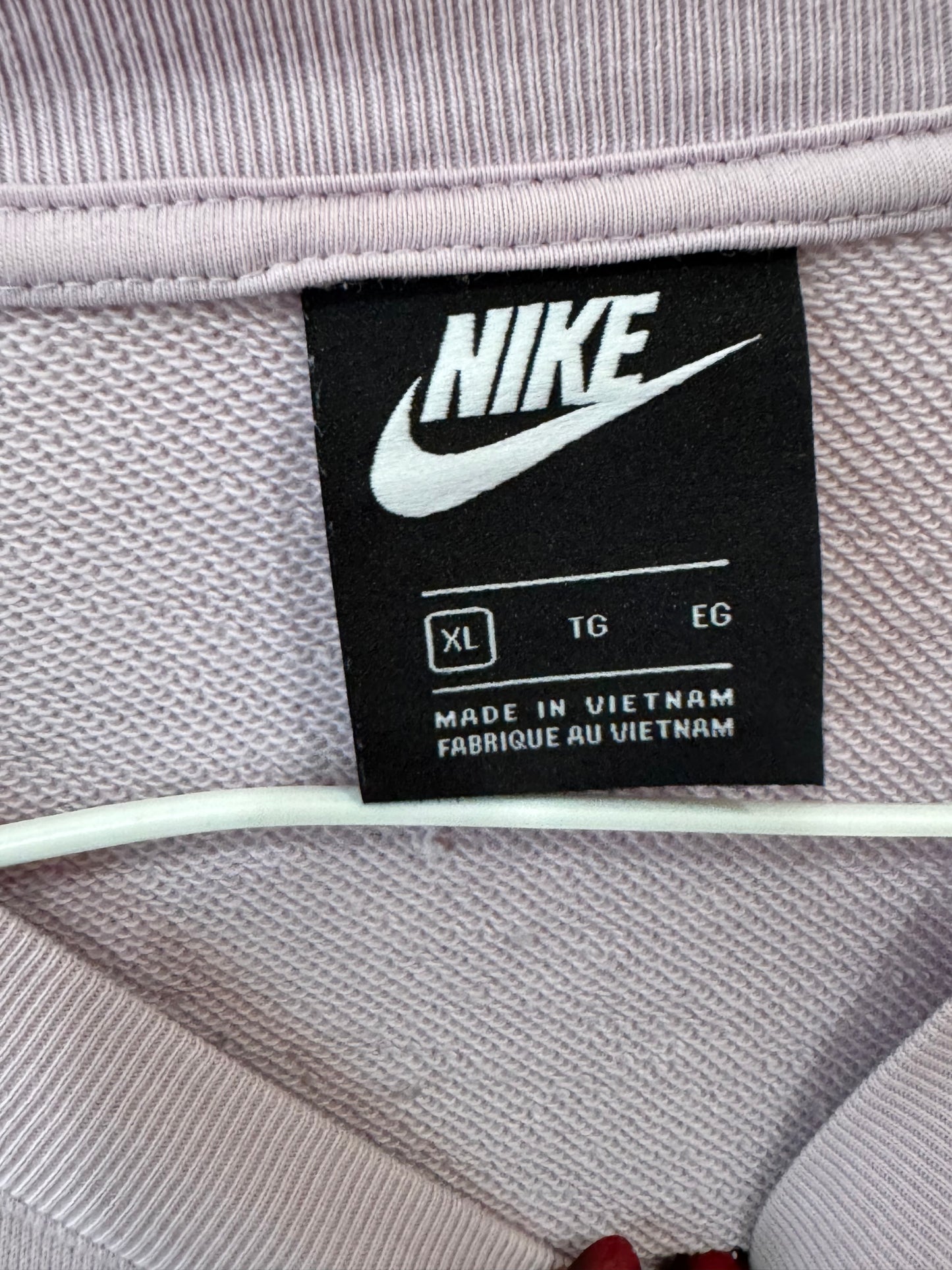Nike Sportswear Icon Clash crewneck sweatshirt in a lilac color circular pearlized ink logo on the front. Size XL