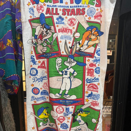 Vintage 1990 looney tunes major beach towel