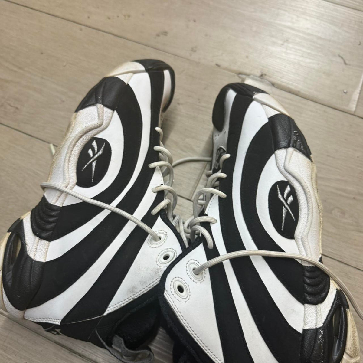 Reebok 90s vintage shaqnosis og Black And White Size 8